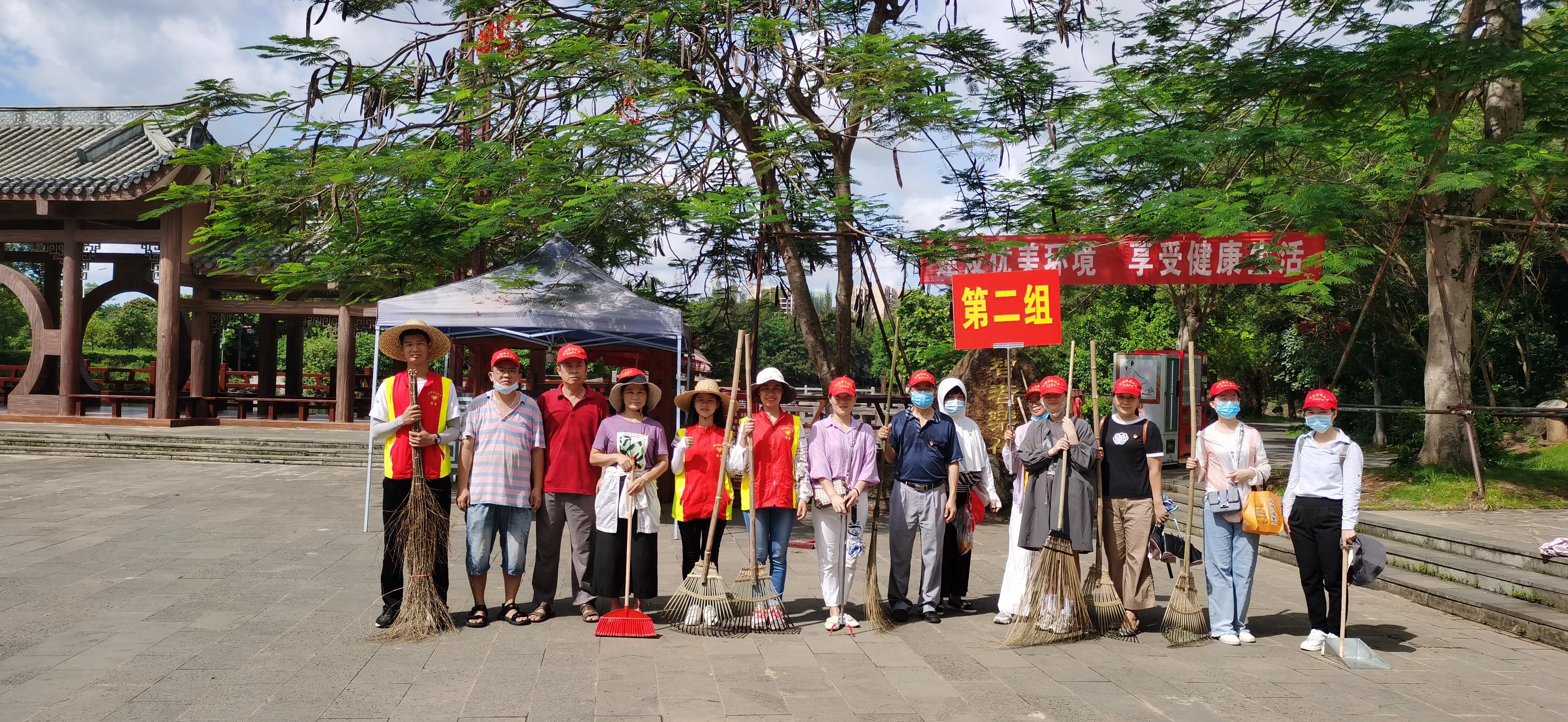 時(shí)間：2021年5月28日；地點(diǎn)：孔子文化城；主辦單位：團(tuán)縣委；活動(dòng)主題：“建設(shè)優(yōu)美環(huán)境，享受健康生活”主題教育活動(dòng)4.jpg