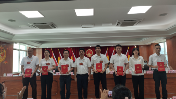 洋青鎮(zhèn)第十八屆人民代表大會(huì)第一次會(huì)議勝利召開（報(bào)道1422.png