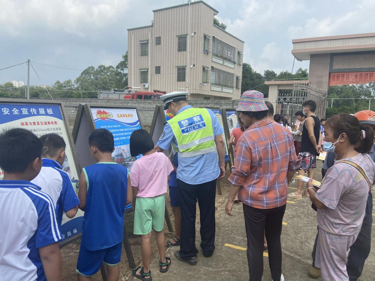 遂溪縣開展防災減災、防溺水、交通安全、消防知識等應急科普知識進萬家活動6.png