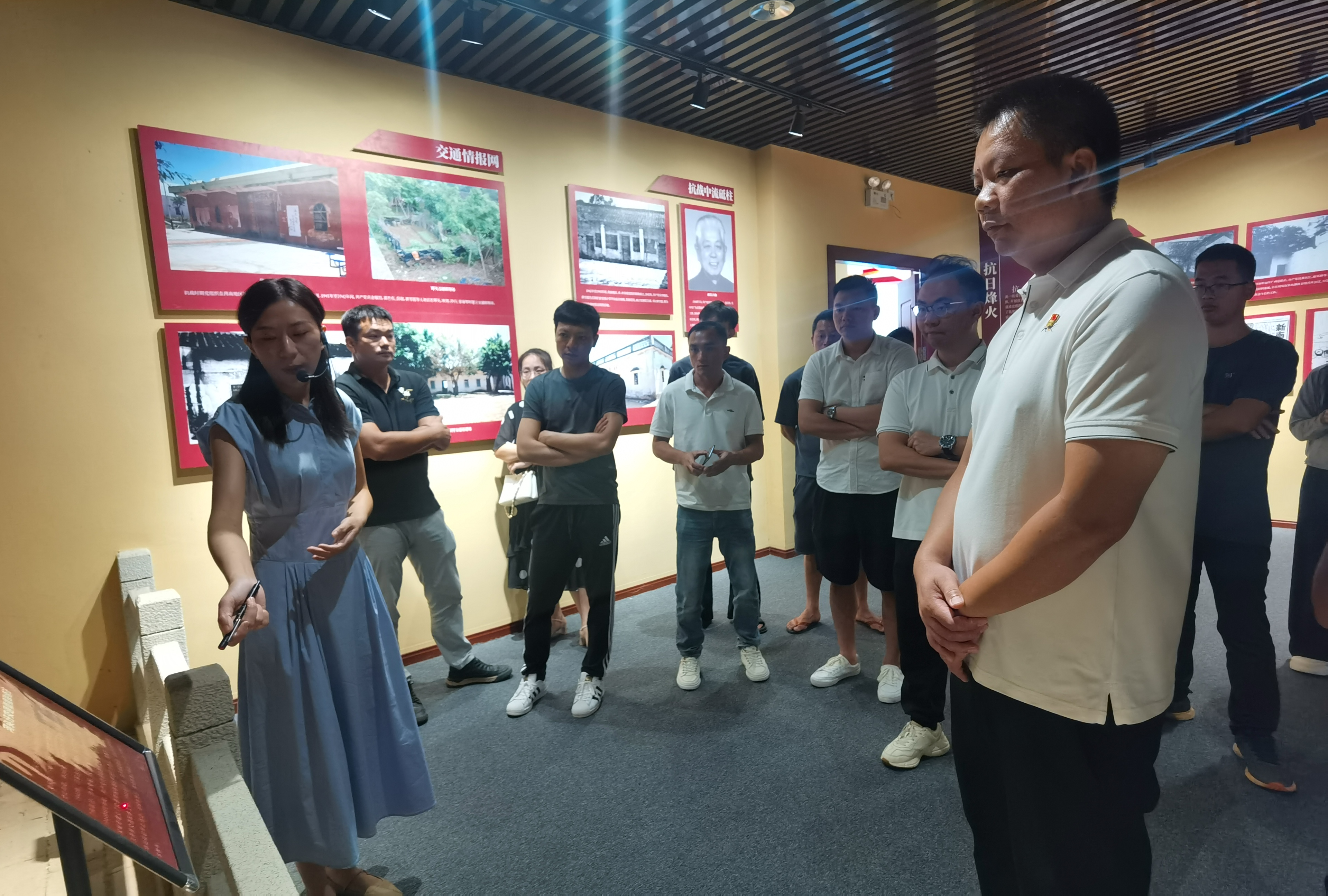1、主辦單位：江洪鎮人民政府；開展活動時間：2024年9月18日；活動開展主題：江洪鎮政府開展“銘記歷史 吾輩自強”紀念”九一八“事變”主題活動；開展活動地點：參觀河頭鎮愛國主義基地 (6).jpg