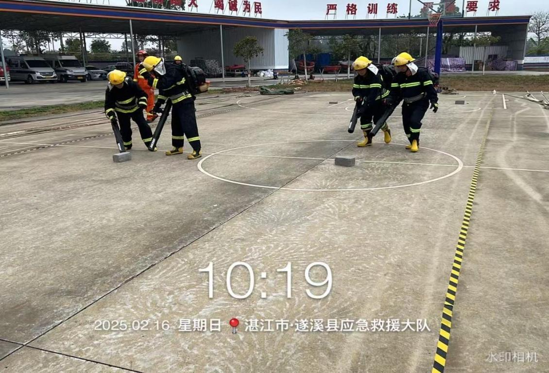 遂溪縣開展2025年基層半專業(yè)森林消防員實戰(zhàn)技能培訓(xùn)2.png