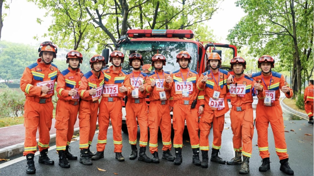 斬獲三大獎項(xiàng)！遂溪縣專業(yè)森林消防隊(duì)在全省大比武中創(chuàng)佳績4.png