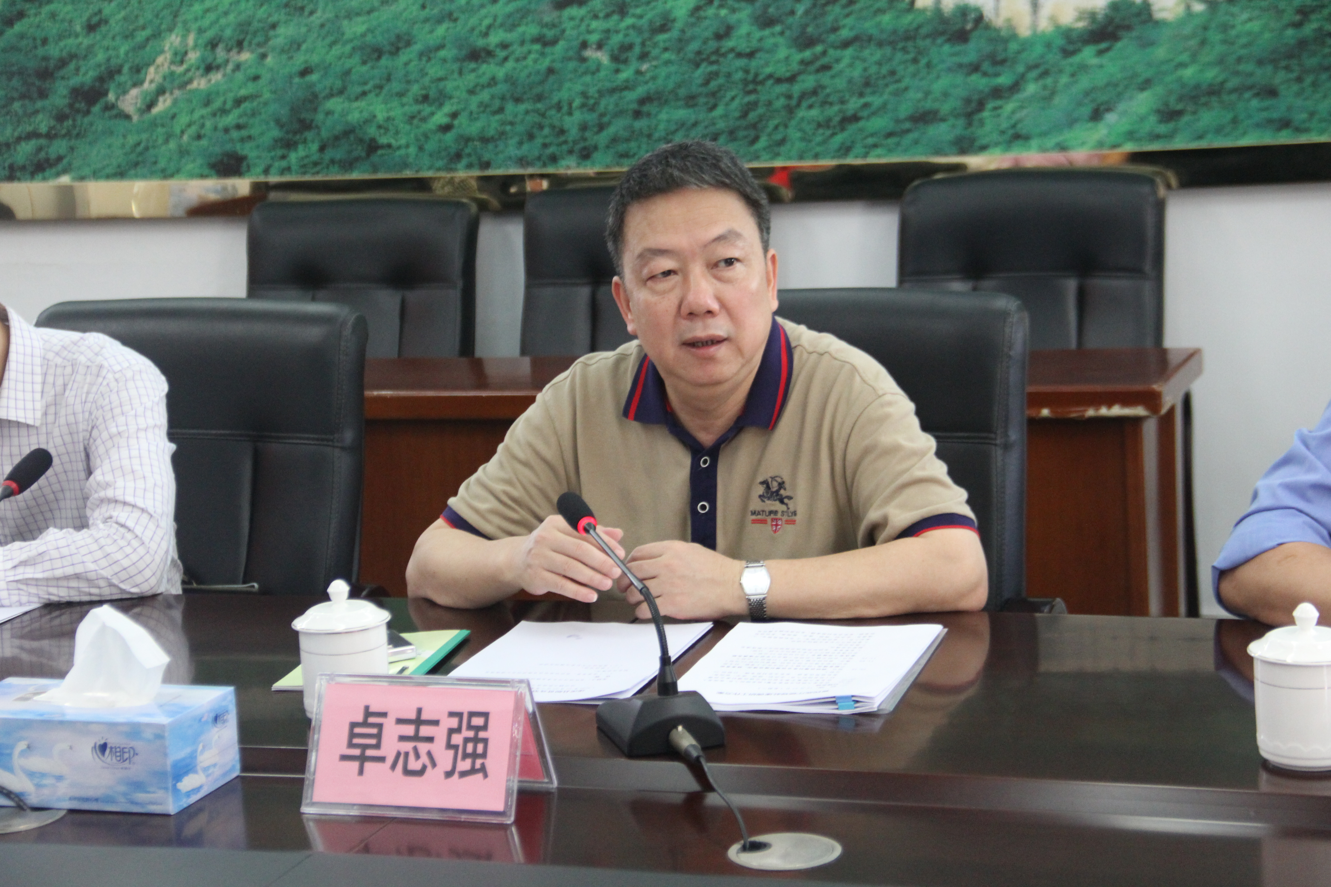 卓志強廳長在脫貧攻堅座談會上發(fā)言.JPG